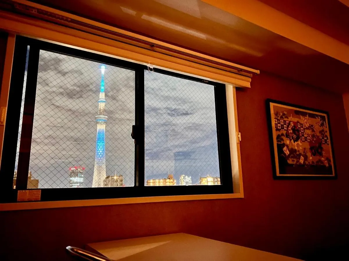 Asakusa Tatami Retreat: Convenient Metro Access Tokyo