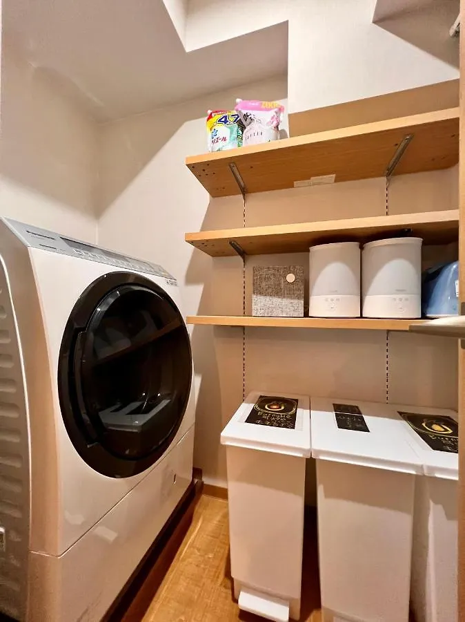 Apartment Asakusa Tatami Retreat: Convenient Metro Access Tokyo Japan